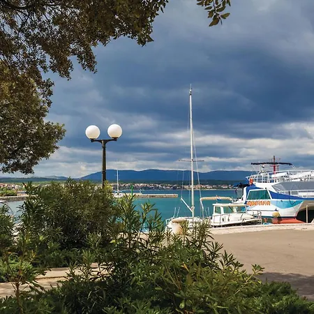 Apartman 2 Bedroom Stunning Apartment In Malinska