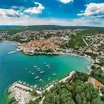 2 Bedroom Stunning Apartment In Malinska Malinska