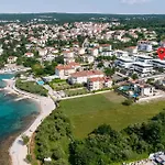 Apartmán 2 Bedroom Stunning Apartment In Malinska *